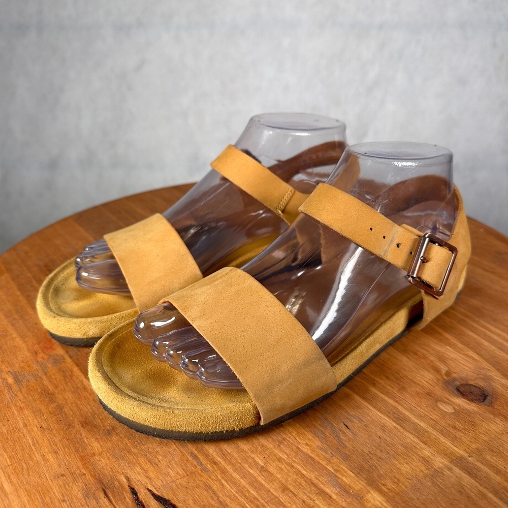 Clarks Originals Sandals Womens 8 Mustard Yellow Good Suede Ankle Strap Flat